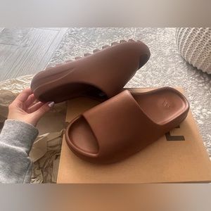 YZY SLIDE BROWN
